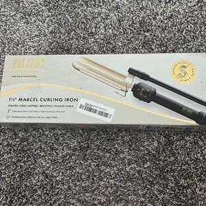 Hot Tools Pro Artist 1 1/2” Marcel Curling Iron.